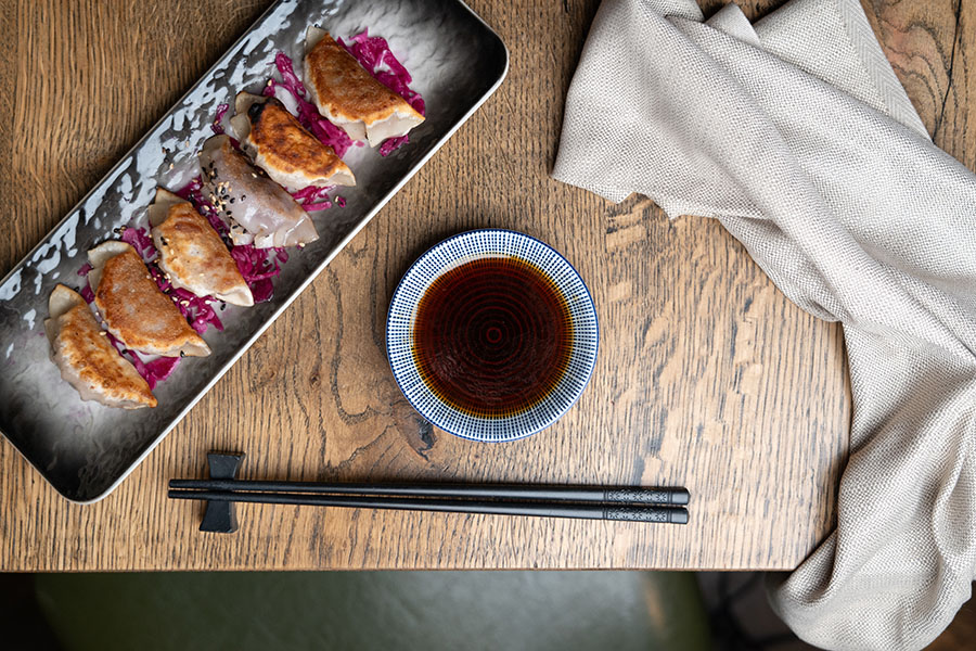 Piatto di Gyoza alla piastra croccanti